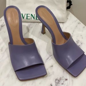 New Bottega Veneta Leather Strap Mules- Lavender